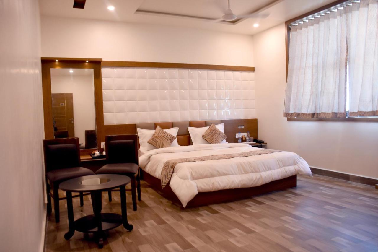 Hotel Marigold Somnāth מראה חיצוני תמונה